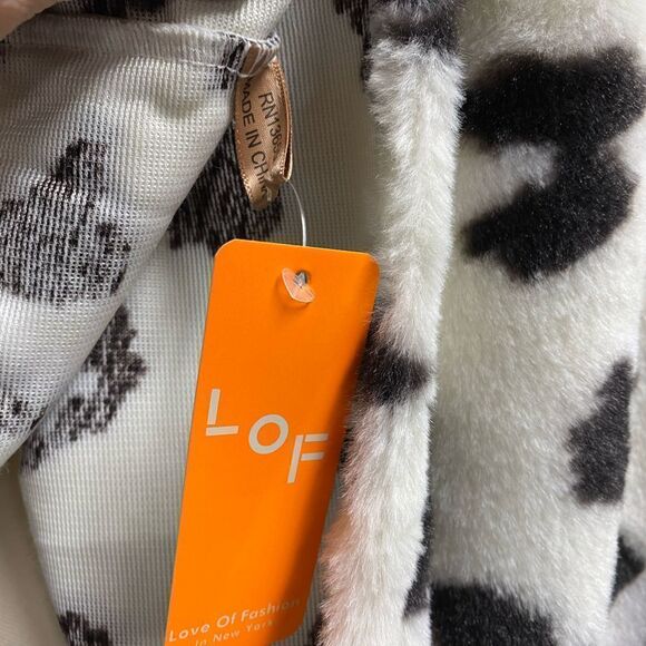 LOF Ivory & Black Cheetah Print Cape Poncho NWT - Picture 6 of 6